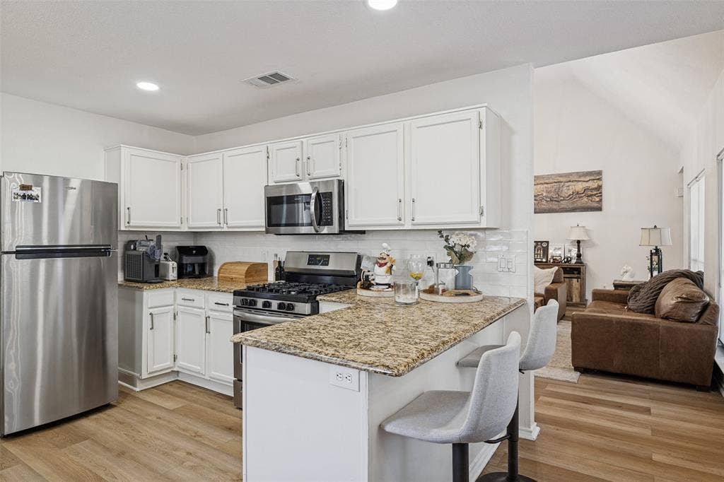 8205 Pacific Pearl Drive, Rowlett, TX 75089 8205 Pacific Pearl Drive, Rowlett, TX 75089