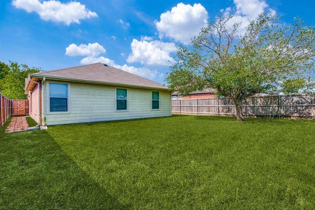 812 Cooper Lane, Royse City, TX 75189