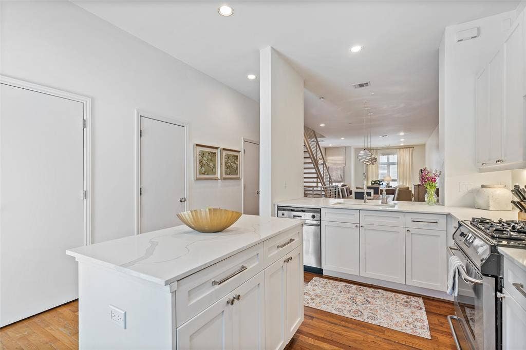 4310 Buena Vista Street, #24, Dallas, TX 75205