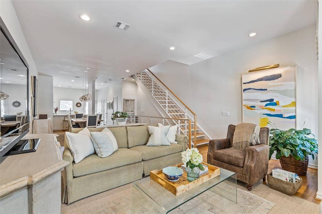 4310 Buena Vista Street, #24, Dallas, TX 75205