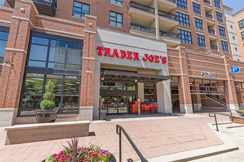 4310 Buena Vista Street, #24, Dallas, TX 75205
