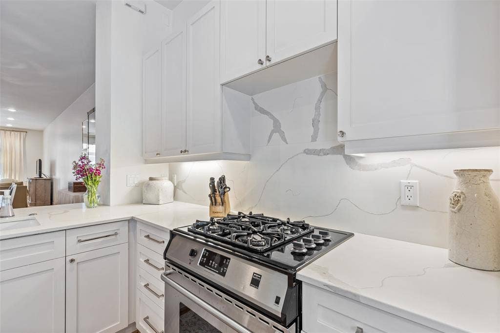 4310 Buena Vista Street, #24, Dallas, TX 75205