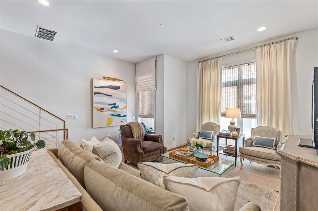 4310 Buena Vista Street, #24, Dallas, TX 75205