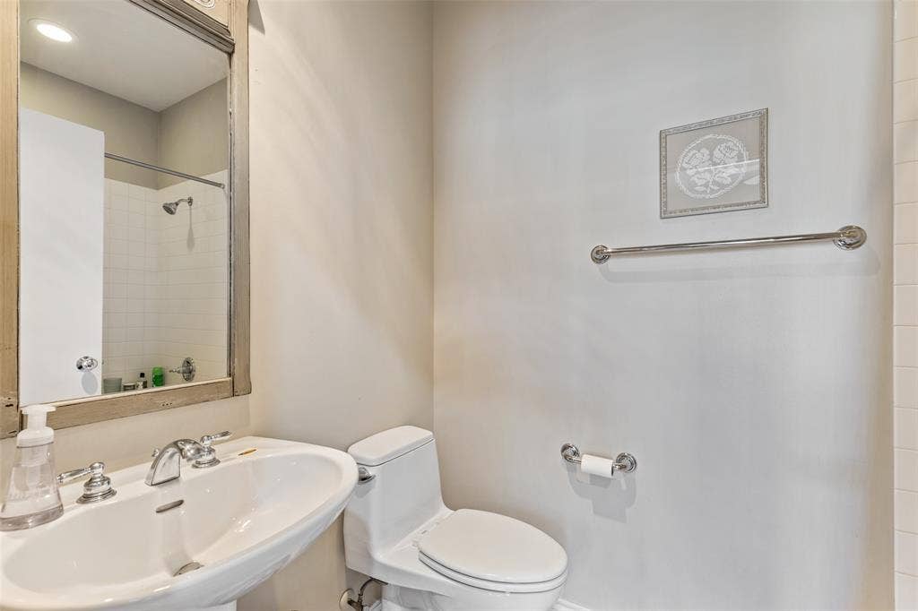 4310 Buena Vista Street, #24, Dallas, TX 75205