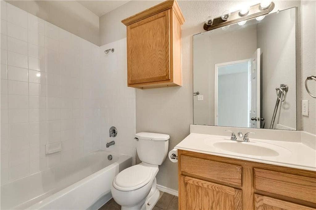409 Knoll Park Court, McKinney, TX 75072 409 Knoll Park Court, McKinney, TX 75072
