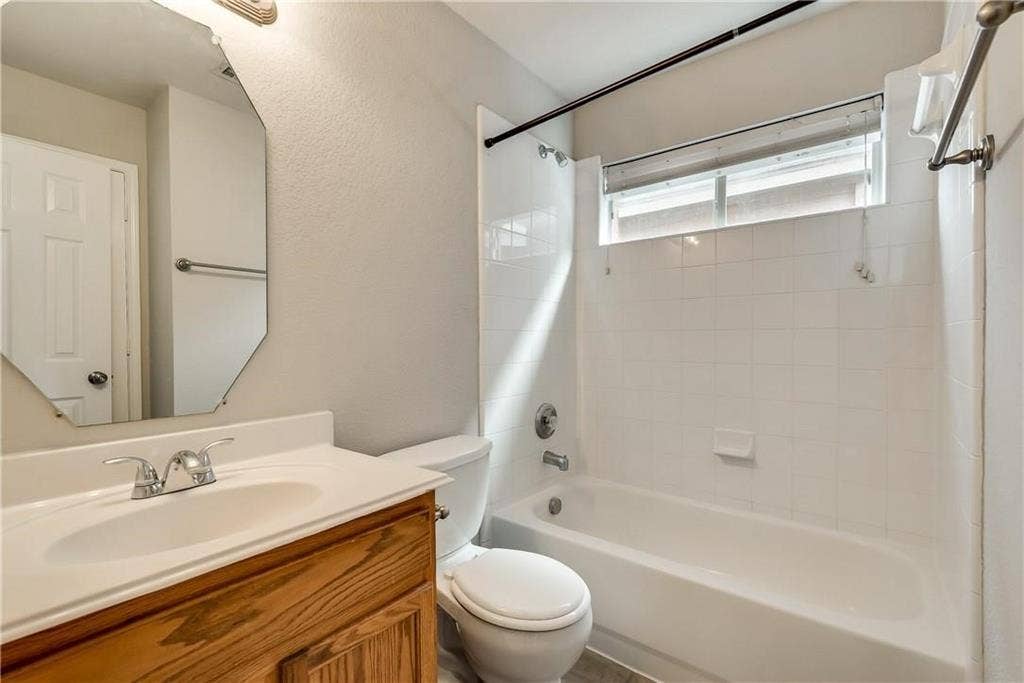 409 Knoll Park Court, McKinney, TX 75072 409 Knoll Park Court, McKinney, TX 75072