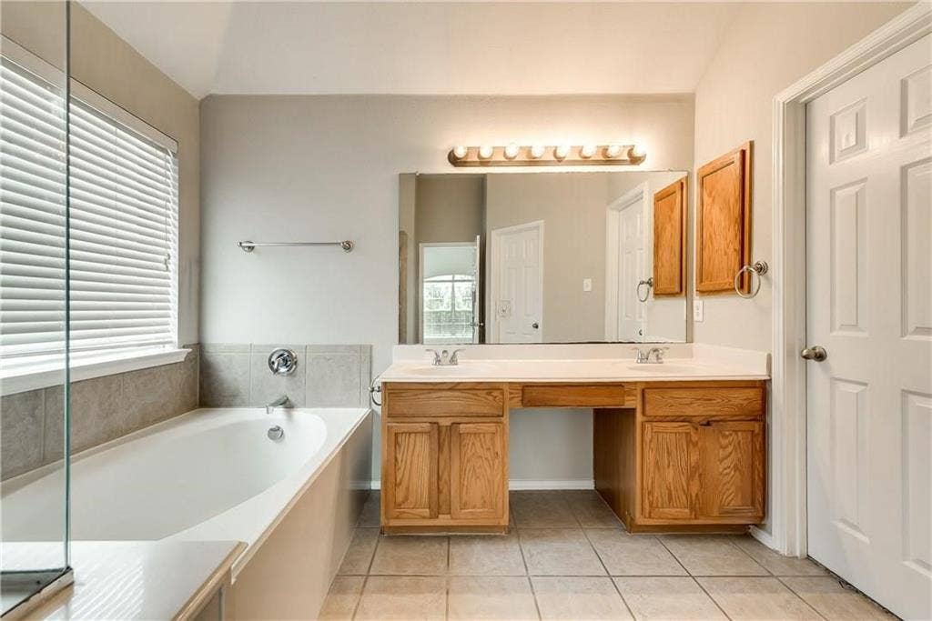 409 Knoll Park Court, McKinney, TX 75072 409 Knoll Park Court, McKinney, TX 75072