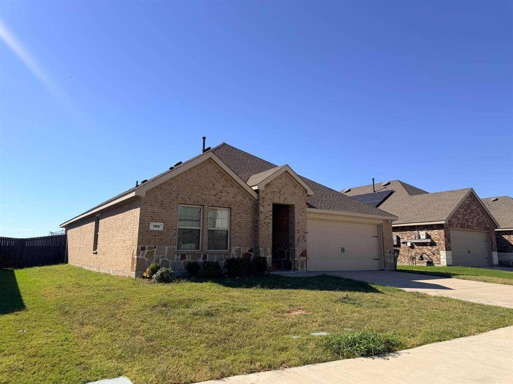 701 Summit Pass Lane, Princeton, TX 75407