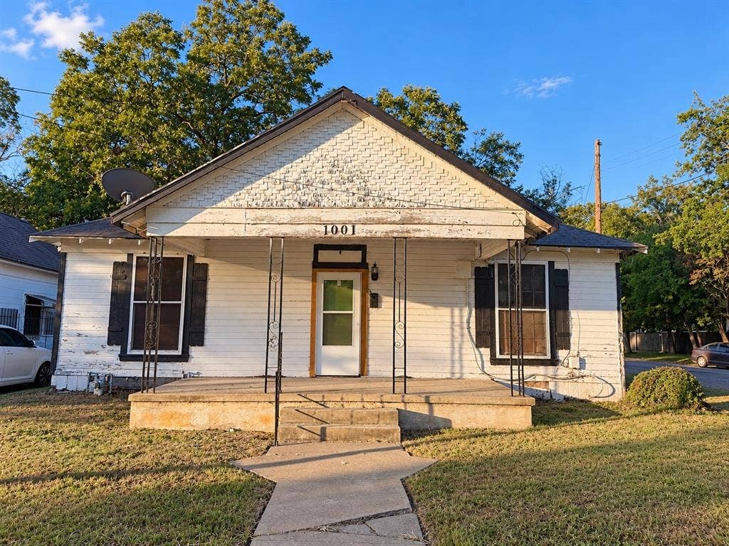 1001 S 16th Street, Waco, TX 76706 1001 S 16th Street, Waco, TX 76706