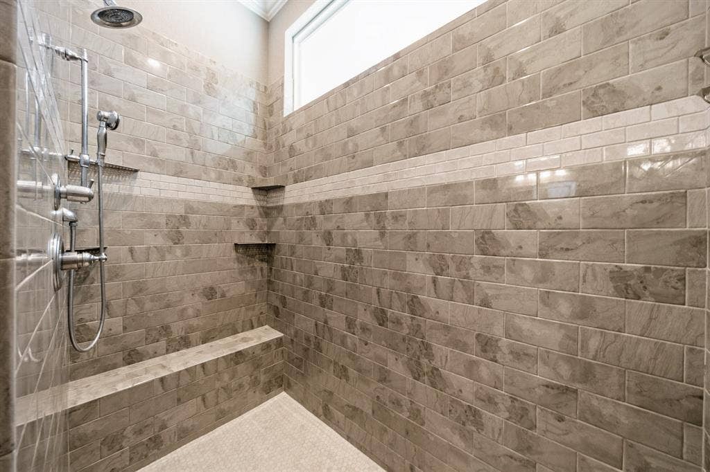 616 Hunton Lane, Robinson, TX 76706