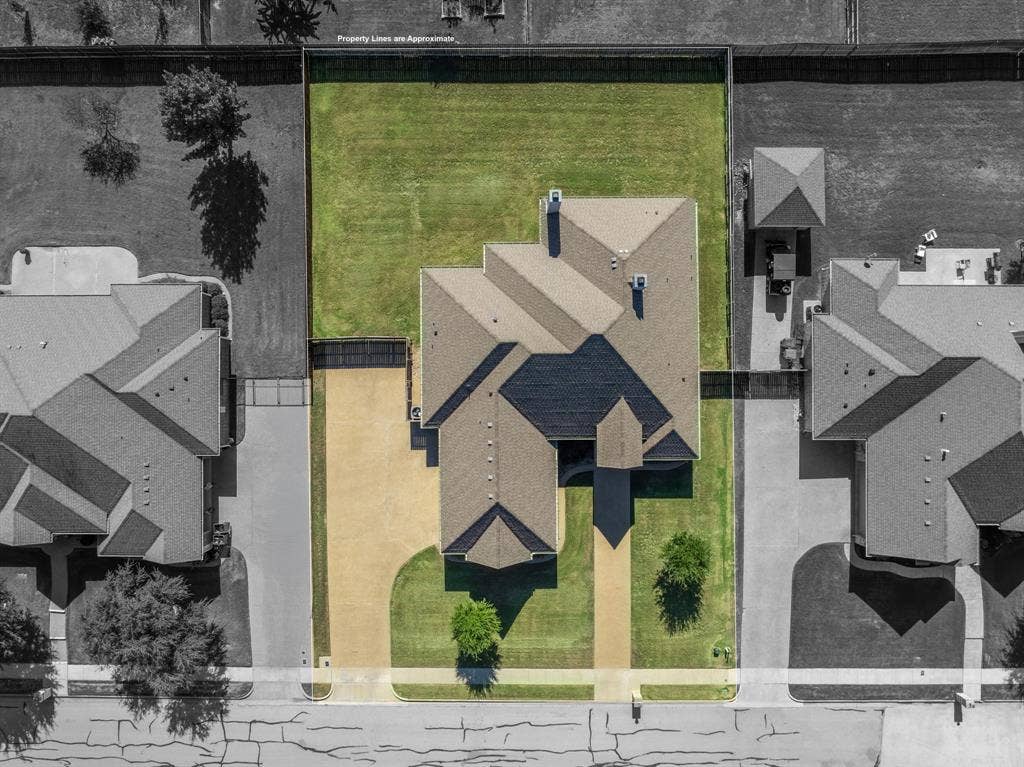616 Hunton Lane, Robinson, TX 76706