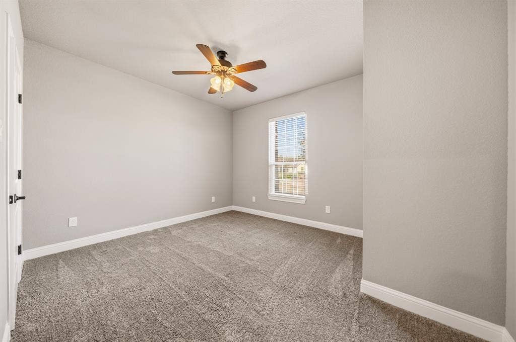 616 Hunton Lane, Robinson, TX 76706