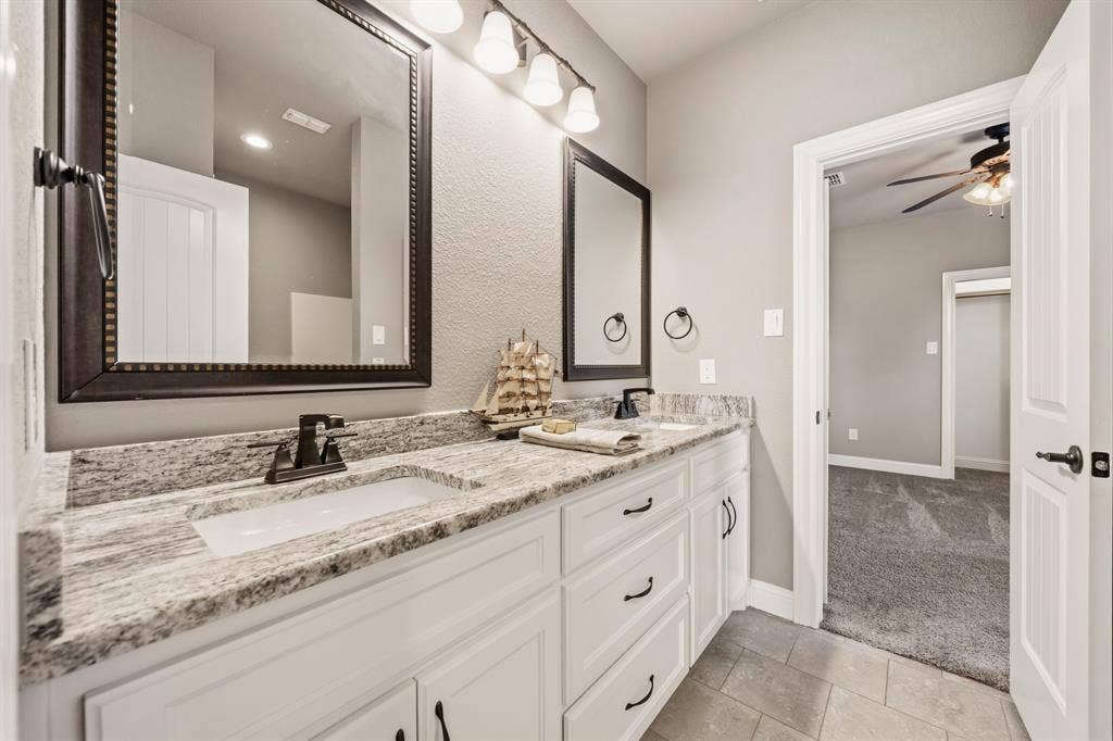 616 Hunton Lane, Robinson, TX 76706