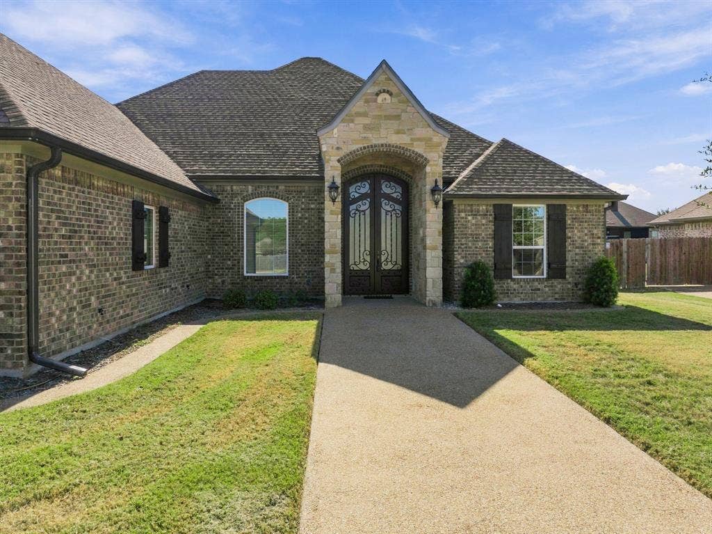 616 Hunton Lane, Robinson, TX 76706