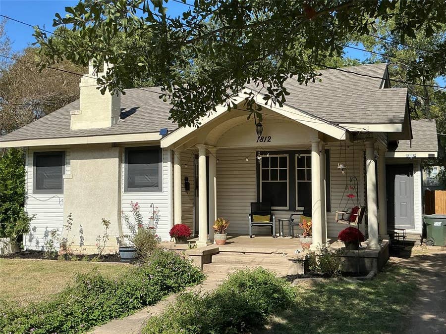 Property photo for 1812 Sycamore Avenue, Corsicana, TX