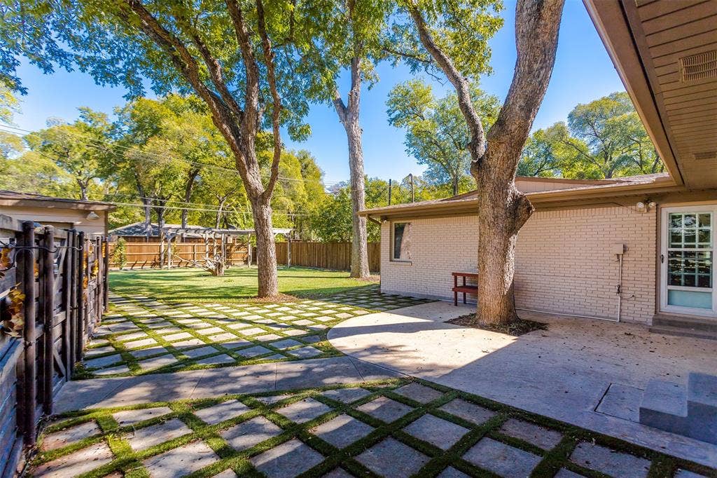 924 Sylvania Drive, Dallas, TX 75218