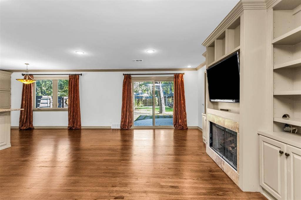 924 Sylvania Drive, Dallas, TX 75218