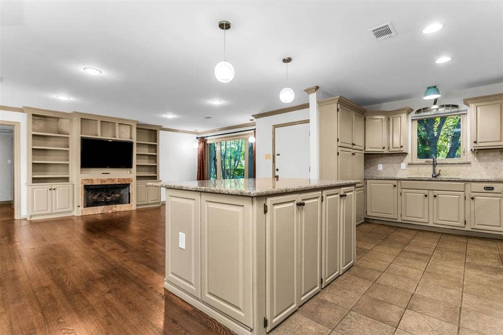 924 Sylvania Drive, Dallas, TX 75218