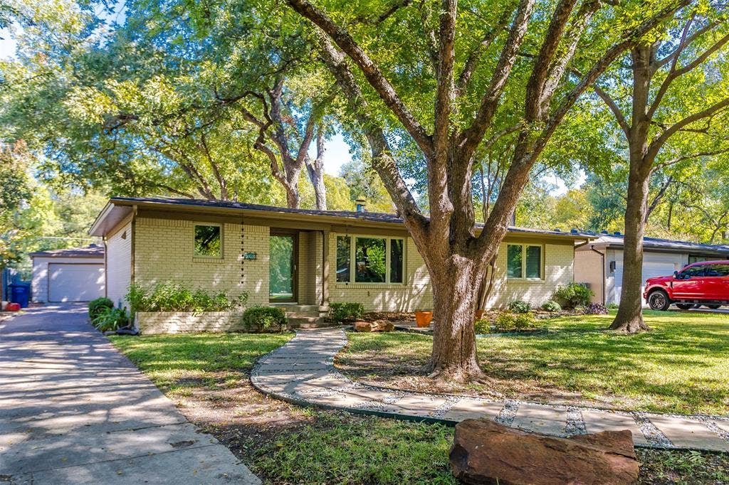 924 Sylvania Drive, Dallas, TX 75218
