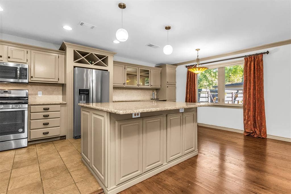 924 Sylvania Drive, Dallas, TX 75218