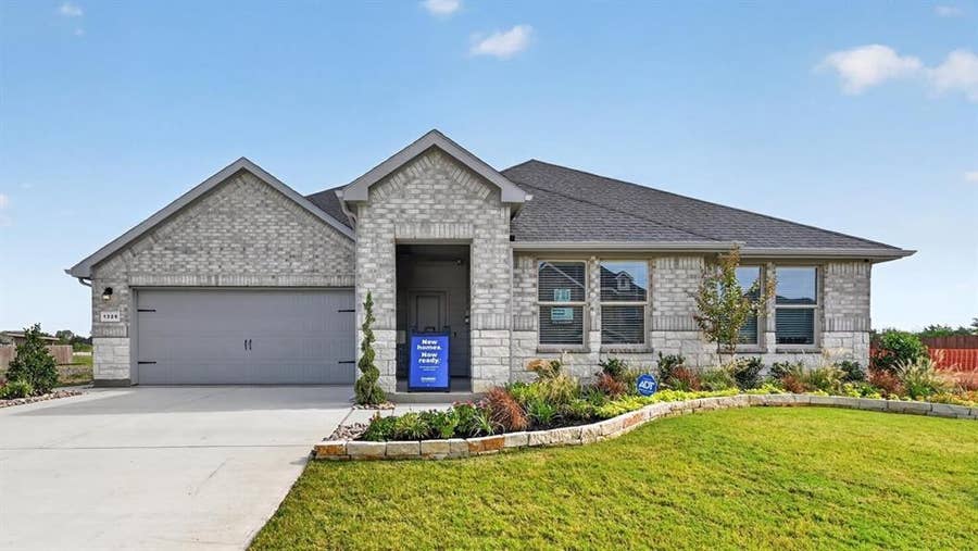 Property photo for 1430 CANTERBURY Trail, DeSoto, TX