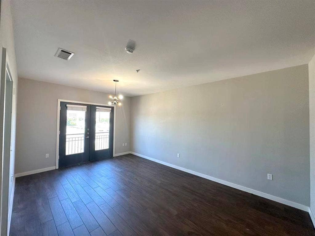 5609 Smu Boulevard, #305, Dallas, TX 75206 5609 Smu Boulevard, #305, Dallas, TX 75206