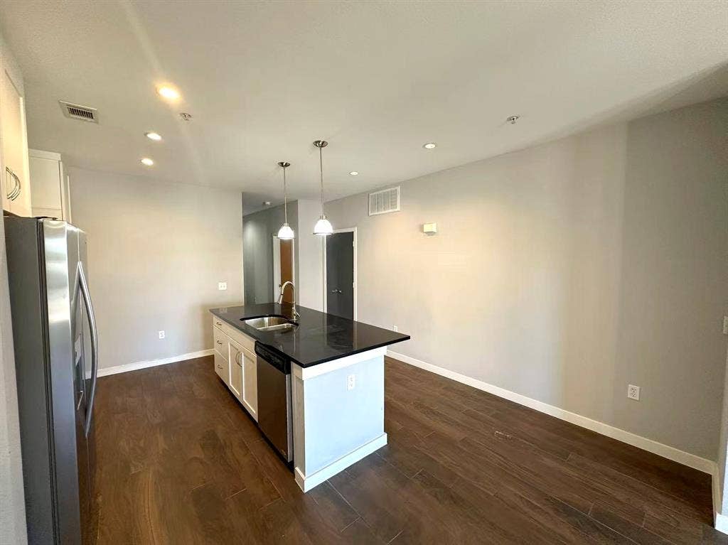 5609 Smu Boulevard, #305, Dallas, TX 75206 5609 Smu Boulevard, #305, Dallas, TX 75206