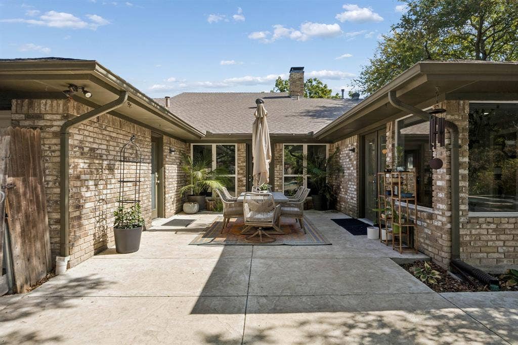 3321 Canoncita Lane, Plano, TX 75023 3321 Canoncita Lane, Plano, TX 75023