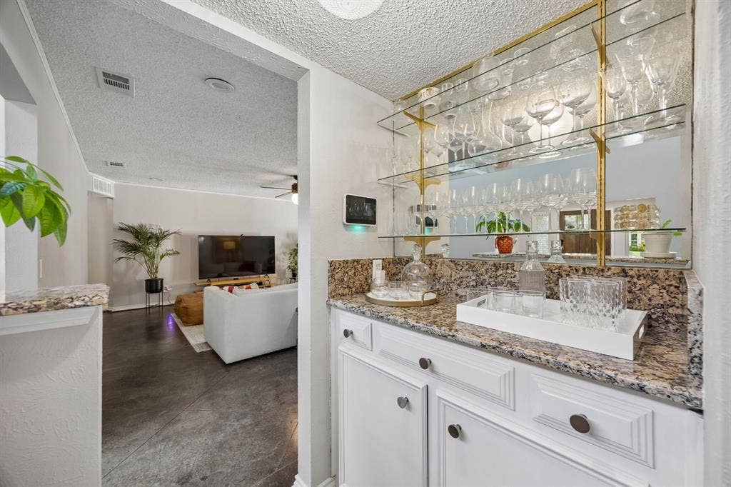 3321 Canoncita Lane, Plano, TX 75023 3321 Canoncita Lane, Plano, TX 75023