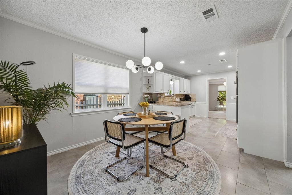 3321 Canoncita Lane, Plano, TX 75023 3321 Canoncita Lane, Plano, TX 75023
