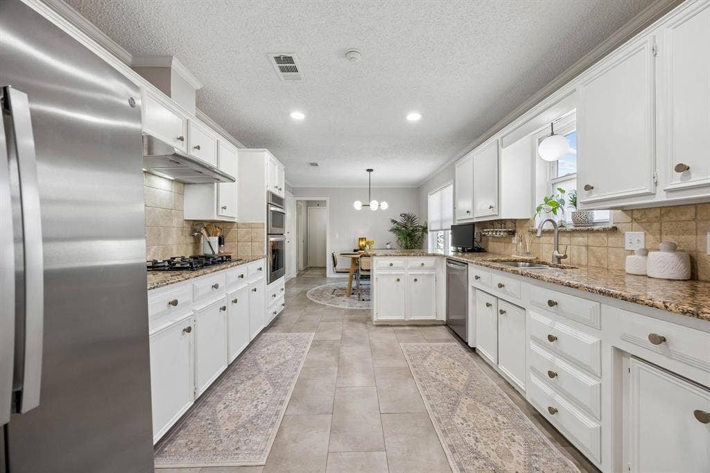 3321 Canoncita Lane, Plano, TX 75023 3321 Canoncita Lane, Plano, TX 75023