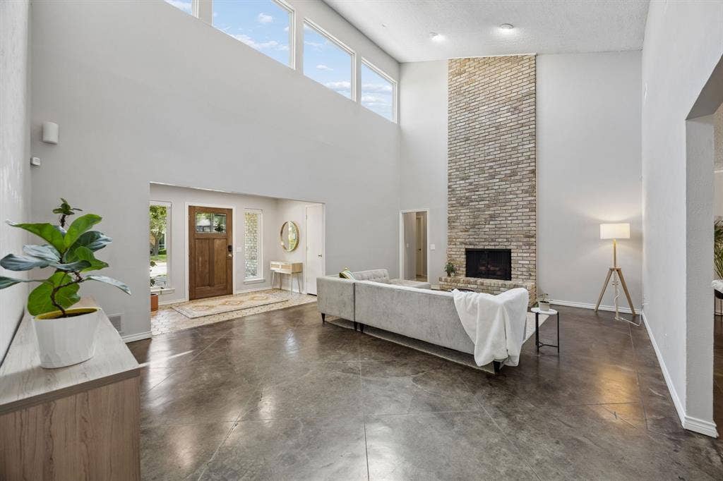 3321 Canoncita Lane, Plano, TX 75023 3321 Canoncita Lane, Plano, TX 75023