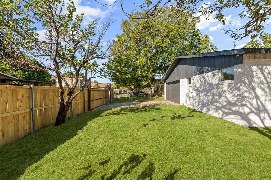 717 Bluebonnet Drive, Grand Prairie, TX 75052