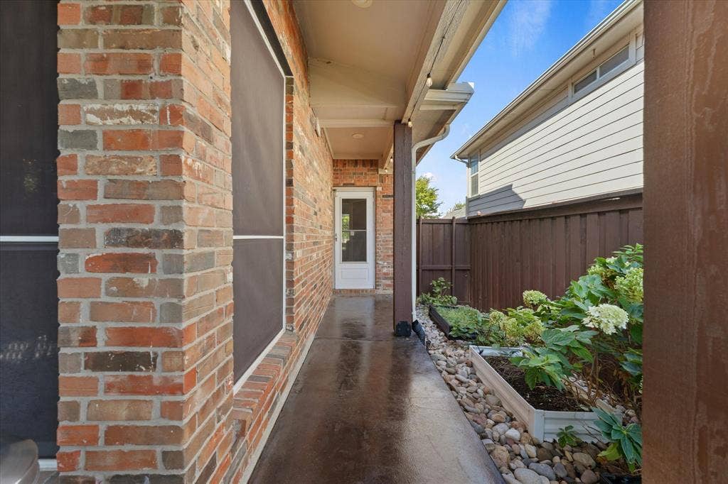10404 Mateo Trail, Irving, TX 75063 10404 Mateo Trail, Irving, TX 75063