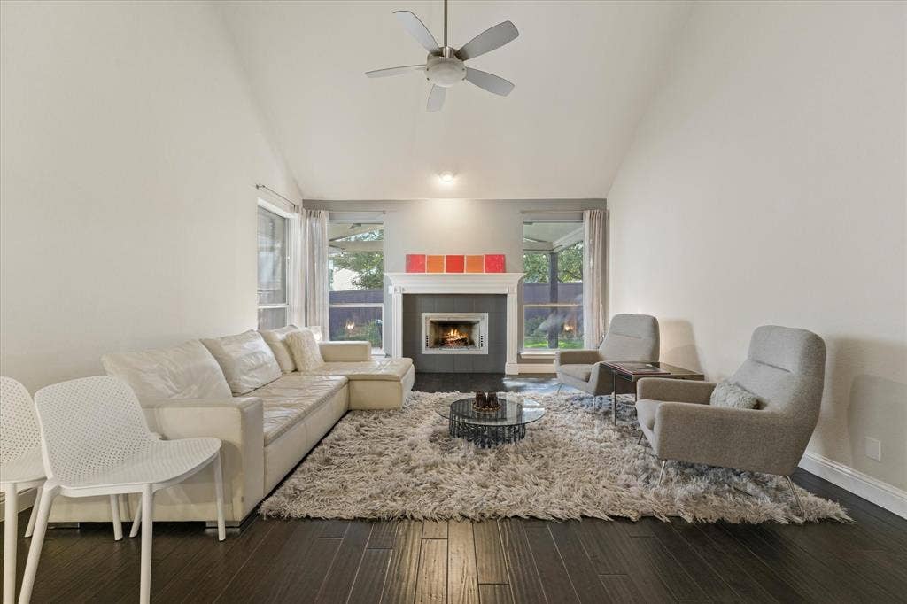 10404 Mateo Trail, Irving, TX 75063 10404 Mateo Trail, Irving, TX 75063
