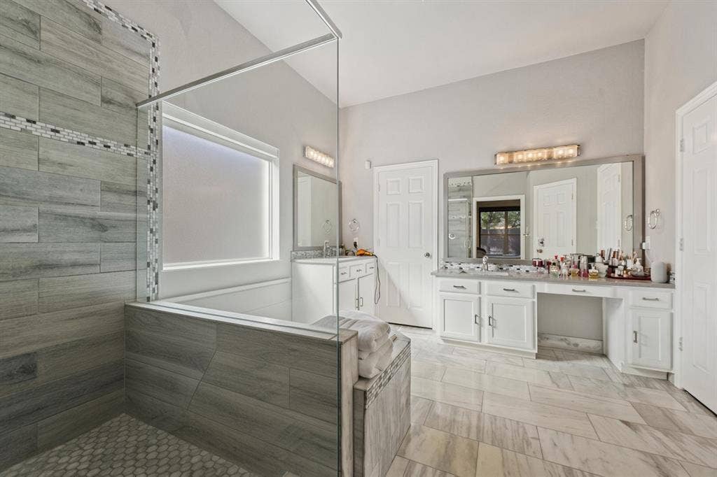 10404 Mateo Trail, Irving, TX 75063 10404 Mateo Trail, Irving, TX 75063
