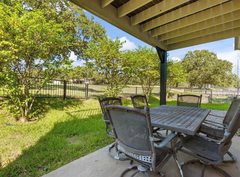 5016 Elms Court, Granbury, TX 76049 5016 Elms Court, Granbury, TX 76049