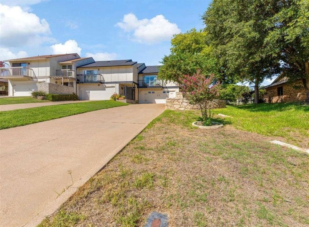 5016 Elms Court, Granbury, TX 76049 5016 Elms Court, Granbury, TX 76049
