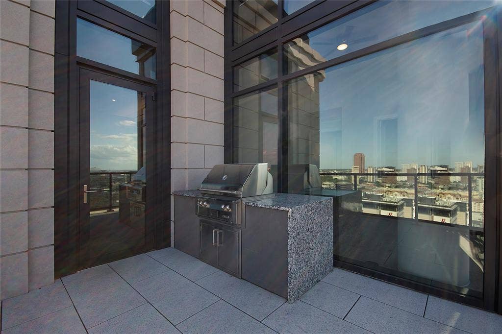 3001 Maple Avenue, #2207, Dallas, TX 75201 3001 Maple Avenue, #2207, Dallas, TX 75201