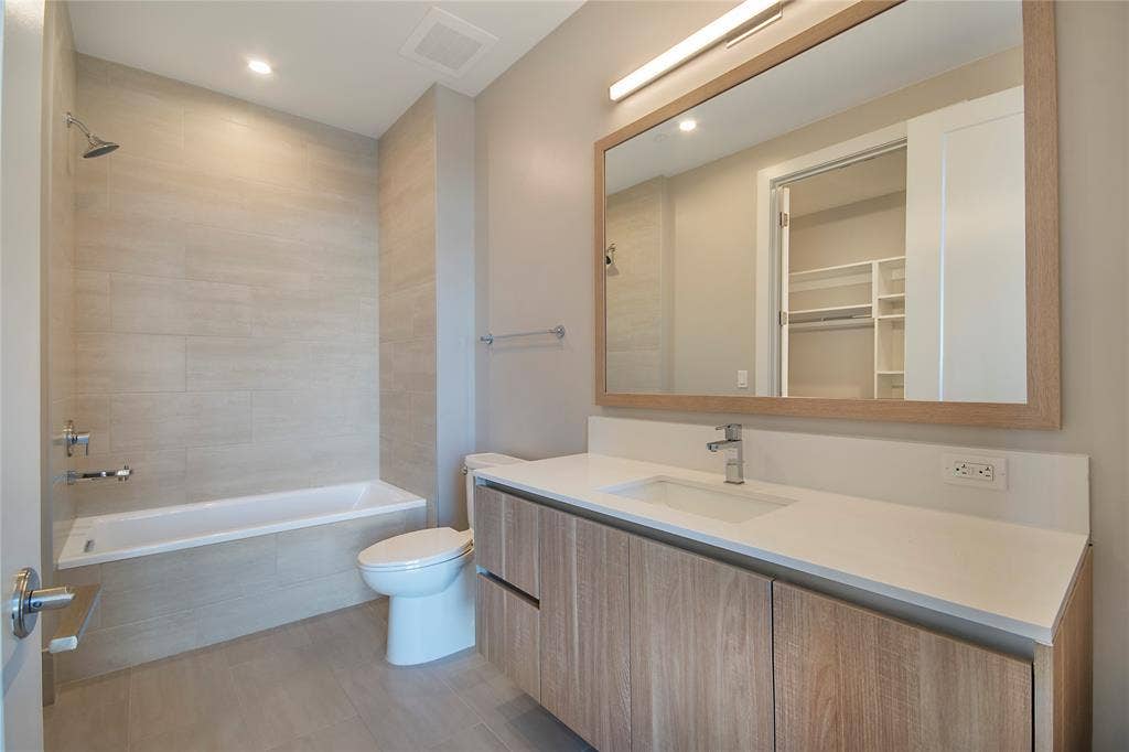 3001 Maple Avenue, #2207, Dallas, TX 75201 3001 Maple Avenue, #2207, Dallas, TX 75201