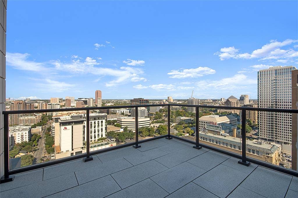 3001 Maple Avenue, #2207, Dallas, TX 75201 3001 Maple Avenue, #2207, Dallas, TX 75201