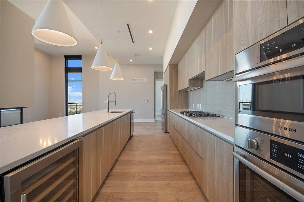 3001 Maple Avenue, #2207, Dallas, TX 75201 3001 Maple Avenue, #2207, Dallas, TX 75201