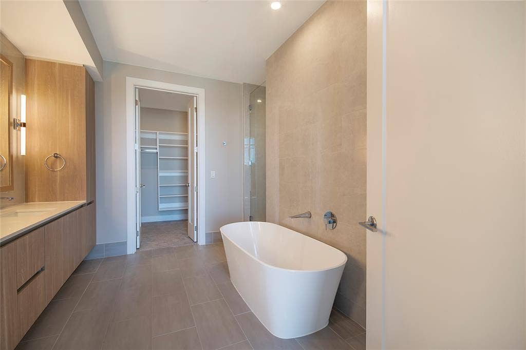 3001 Maple Avenue, #2207, Dallas, TX 75201 3001 Maple Avenue, #2207, Dallas, TX 75201