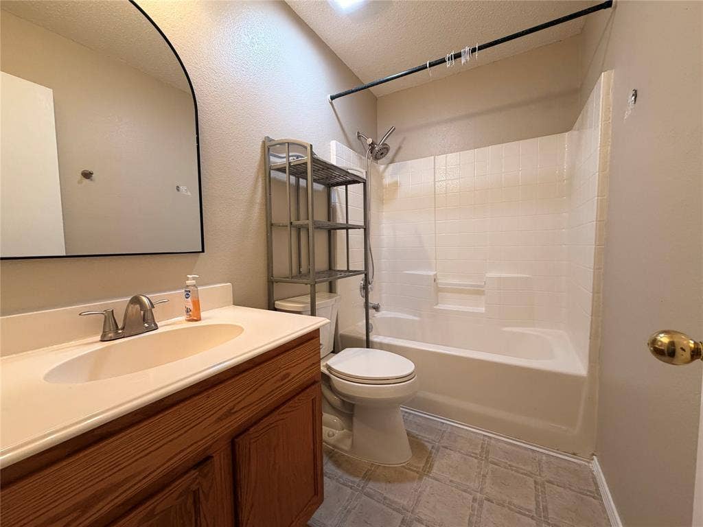 3308 Knoll Trail, Balch Springs, TX 75180
