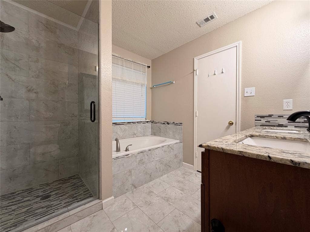 3308 Knoll Trail, Balch Springs, TX 75180