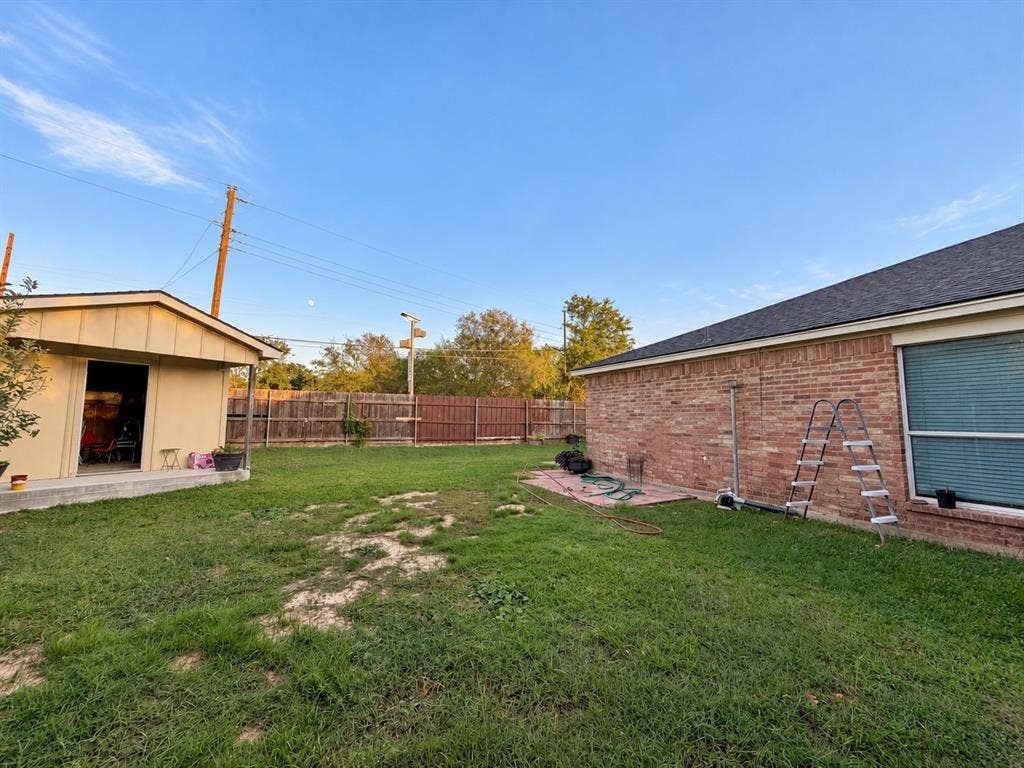 3308 Knoll Trail, Balch Springs, TX 75180