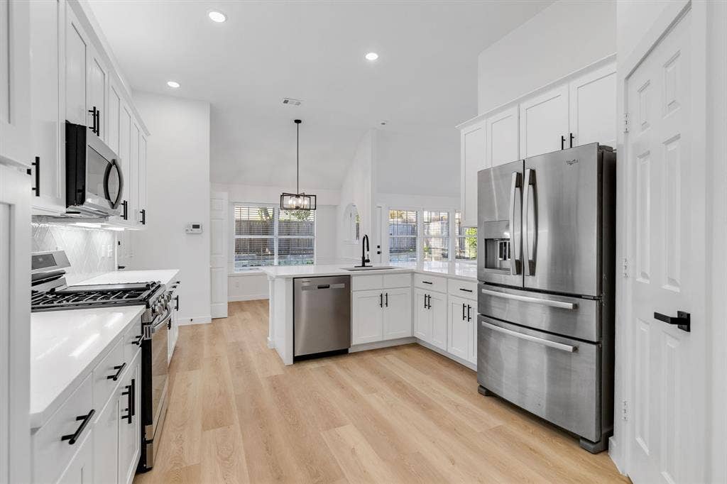 910 Blackstone Drive, Allen, TX 75002 910 Blackstone Drive, Allen, TX 75002