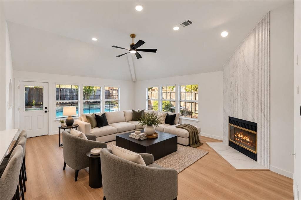 910 Blackstone Drive, Allen, TX 75002 910 Blackstone Drive, Allen, TX 75002