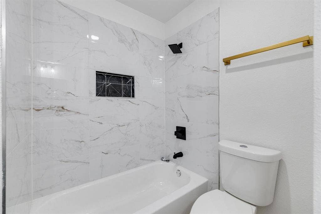 910 Blackstone Drive, Allen, TX 75002 910 Blackstone Drive, Allen, TX 75002