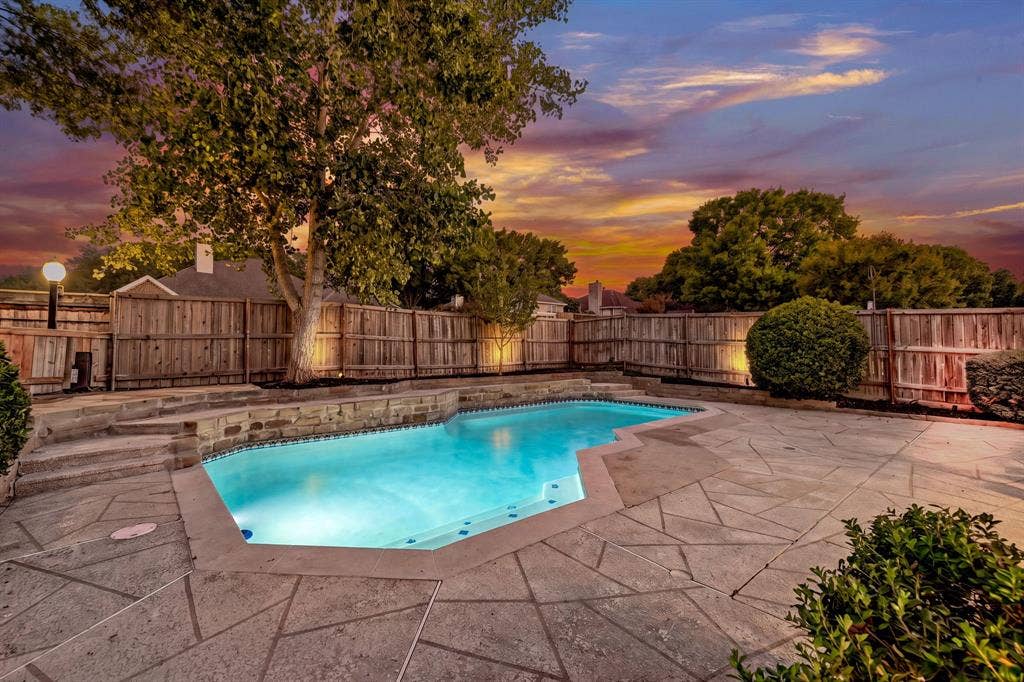 910 Blackstone Drive, Allen, TX 75002 910 Blackstone Drive, Allen, TX 75002